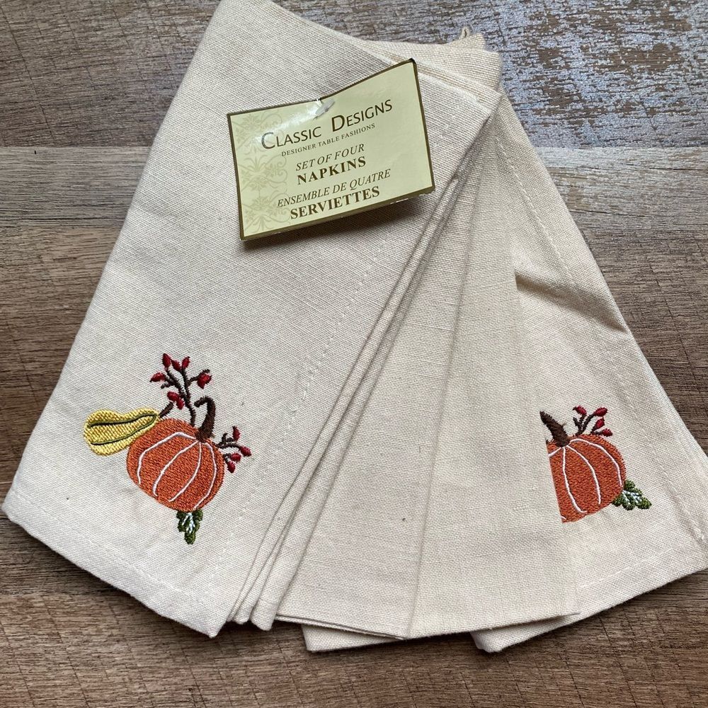 Classic Designs 4 Cream Napkins with Pumpkin Embroidery